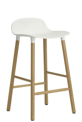Normann Copenhagen Form Bar stool - H 65 cm / Oak leg. White,Oak