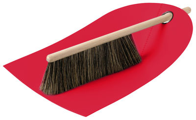 Normann Copenhagen Dustpan & broom Brush and dustpan set. Red