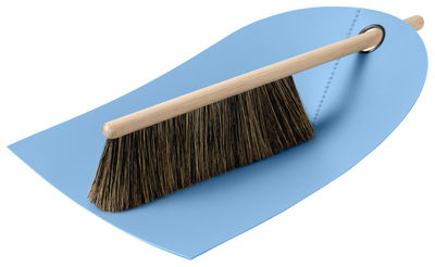 Normann Copenhagen Dustpan & broom Brush and dustpan set. Light blue