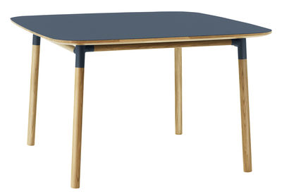 Normann Copenhagen Form Table - 120 x 120 cm. Blue,Oak