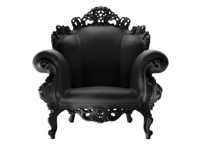 chaise baroque en plastique