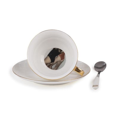 Tasse à thé Guiltless - Giunone céramique blanc / Avec soucoupe & cuillère - Image érotique au fond 