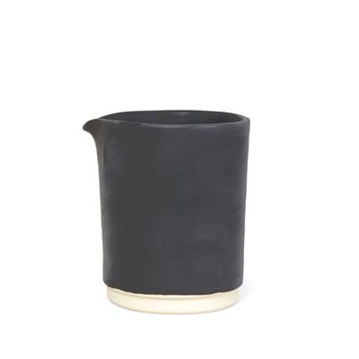 frama - pot à lait otto en céramique, grès émaillé couleur noir 16.13 x 11.5 cm made in design