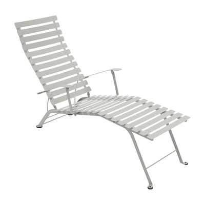 fermob - chaise longue pliable inclinable bistro en métal, acier laqué couleur gris 96.55 x 54.5 89 cm designer studio made in design