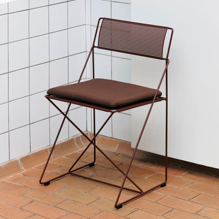 Sedia impilabile X-Line OUTDOOR metallo rosso / Riedizione 1977 - Acciaio perforato - Hay