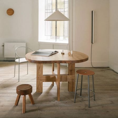 Table ovale Farmhouse Pond bois naturel / 117 x 140,5 cm - 6 personnes - Frama 