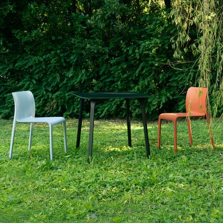 Chaise empilable First plastique bleu / Stefano Giovannoni, 2007 - Magis