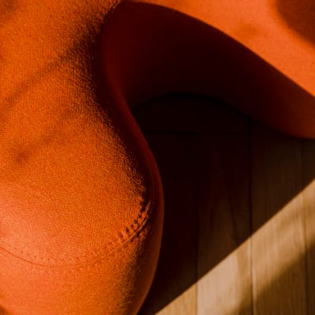 Pouf Ü tissu orange / 60 x 50 x H 30,5 cm - NOO.MA
