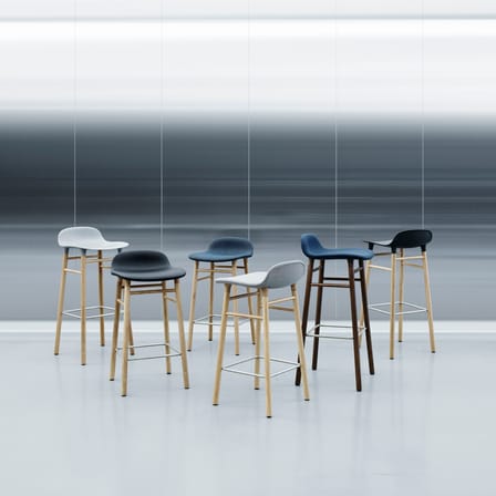 Tabouret de bar rembourré Form cuir noir / H 65 cm - Cuir / Rembourrage intégral - Normann Copenhagen