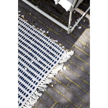 Tappeto per esterno Way Rug tessuto blu / 140 x 200 cm - Bottiglie di plastica riciclata - Ferm Living