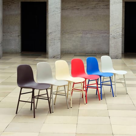 Chaise Form plastique rouge / Pieds métal - Normann Copenhagen
