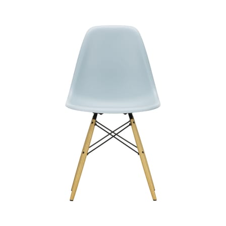 Chaise RE DSW - Eames Plastic Side Chair plastique bleu / (1950) - Pieds bois clair / Recyclé - Vitra