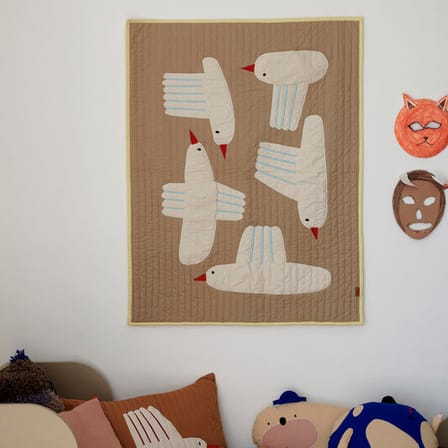 Plaid enfant Bird Quilted tissu beige matelassé / Tapisserie murale - 80 x 110 cm / Coton bio - Ferm Living
