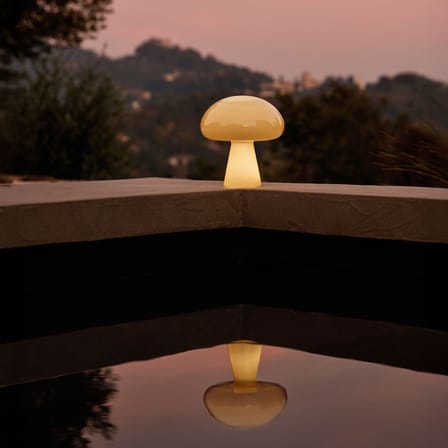 Lampada da esterno ricaricabile senza fili Obello LED vetro giallo / Bill Curry, 1971 - Gubi