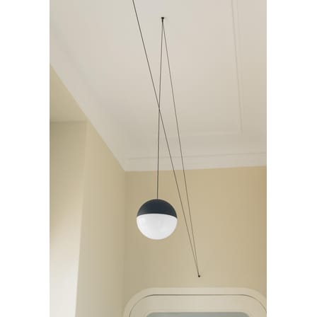 Sospensione String Light Sphere metallo nero LED / Cavo decorativo da 12 metri - Flos