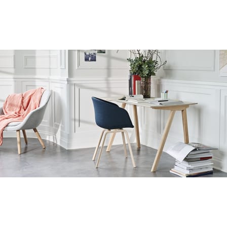 Fauteuil rembourré About a chair AAC23 tissu gris bois naturel / Tissu intégral & chêne verni mat - Hay