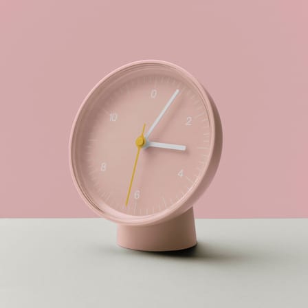 Horloge à poser  plastique rose / Jasper Morrison - Recyclé - Hay