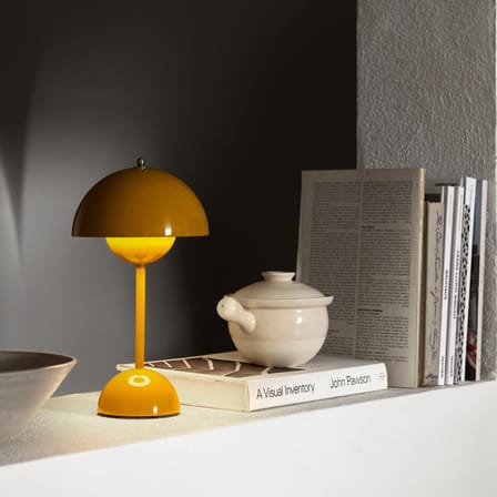Lampe sans fil rechargeable Flowerpot VP9 plastique jaune / Ø 16 x H 29 cm - Verner Panton, 1968 - &tradition