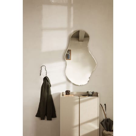 Miroir mural Pond Large or métal / 63,5 x 110 cm - Ferm Living