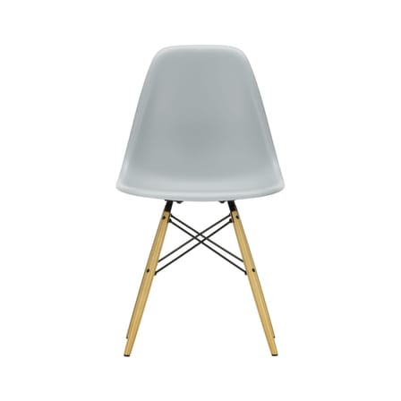 Chaise RE DSW - Eames Plastic Side Chair plastique gris / (1950) - Pieds bois clair / Recyclé - Vitra