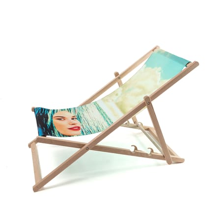 Chaise longue pliable inclinable Toiletpaper bois multicolore / Girl in the sea - Seletti