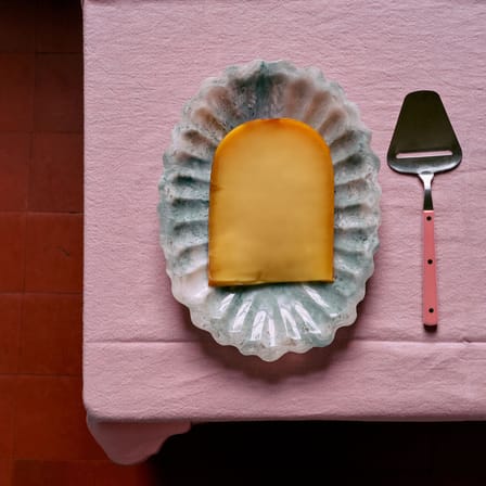 Coupe-fromage 70s plastique rose - HK LIVING