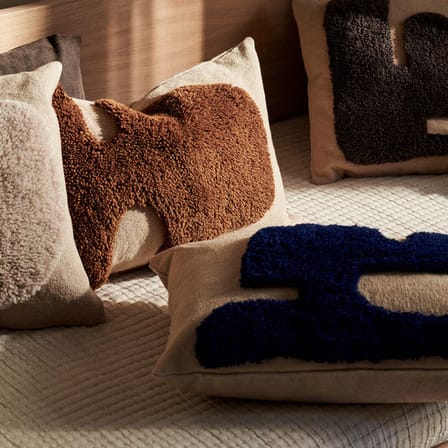 Coussin Lay tissu marron beige / 60 x 40 cm - Ferm Living