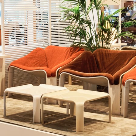 Fauteuil rembourré F300 tissu orange / Pierre Paulin, réédition 1965 - Gubi