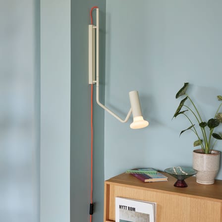 Applique avec prise Wally métal beige / H 58 cm - Orientable - HÜBSCH