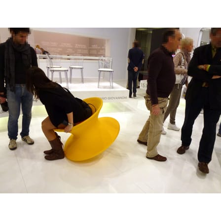 Rocking chair Spun plastique rouge / Thomas Heatherwick, 2010 - Magis