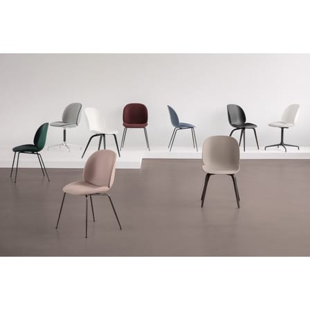 Chaise Beetle plastique rose / Pieds laiton - Gubi