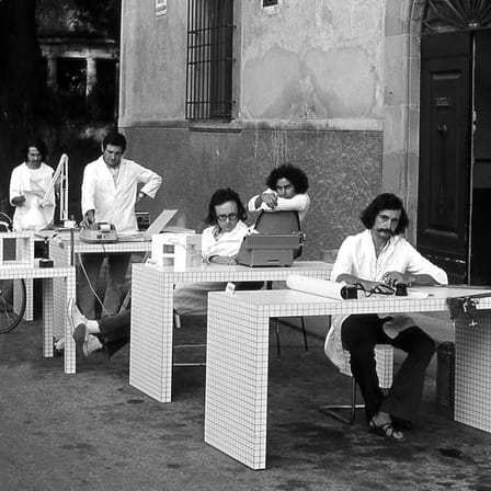 Quaderna 2750 Desk plastic material white / 132 x 54 x H 75 cm - Superstudio, 1972 - Zanotta