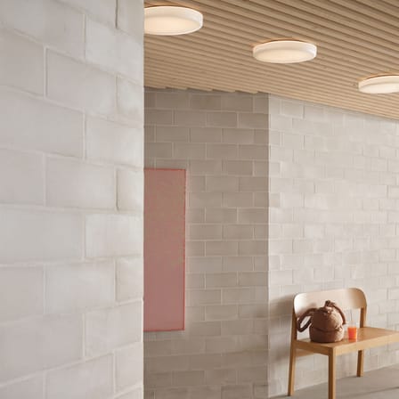 Applique salle de bains Looped verre blanc / Plafonnier - Muuto