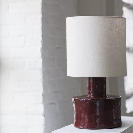 Lampe de table Catherine céramique rouge / Grès & tissu - Ø 25 x H 47 cm - Serax
