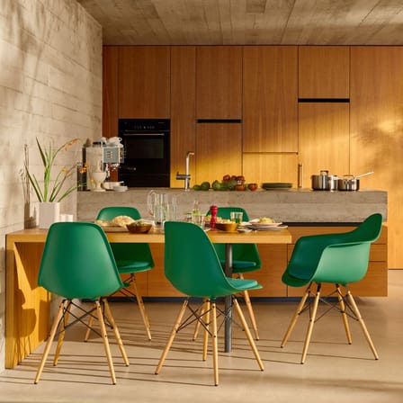 Fauteuil RE DAW - Eames Plastic Armchair plastique jaune / (1950) - Pieds bois clair / Recyclé - Vitra