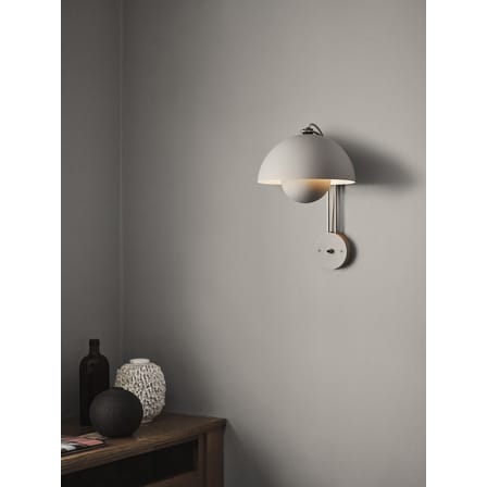 Applique avec prise Flowerpot VP8 métal blanc / By Verner Panton, 1968 - Exclusivité - &tradition