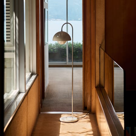 Lampadaire Flowerpot VP12 métal beige / Verner Panton, 1969 - &tradition