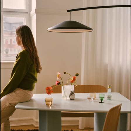 Lampadaire Contra métal noir / Orientable - H 188 x L 256 cm - Muuto