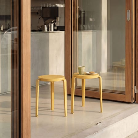 Tabouret empilable Lou Chroma bois jaune / Bois éco-certifié - TIPTOE