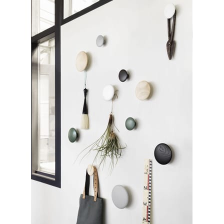 Patère The Dots Wood XS / Bois - Ø  6,5 cm - Muuto