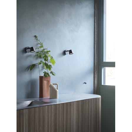Applique avec prise Tip LED métal blanc / Orientable - Variateur - Muuto