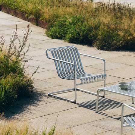 Fauteuil bas Palissade Cantilever Lounge métal - Hay