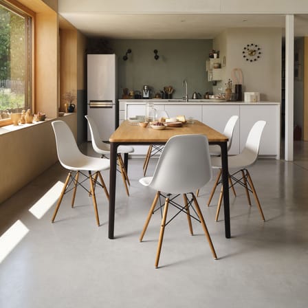 Chaise RE DSW - Eames Plastic Side Chair plastique blanc / (1950) - Pieds bois clair / Recyclé - Vitra