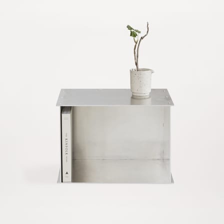 Table d'appoint Rivet Box Table métal / L 33,8 x H 48.1 x P 32,8 cm - Martelé à la main - Frama 