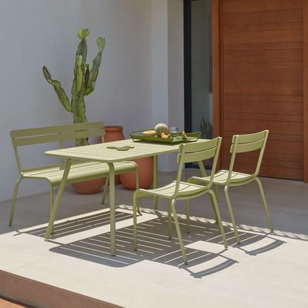 Tavolo rettangolare Luxembourg metallo beige / 143 x 80 cm (6 persone) - Foro per parasole - Fermob