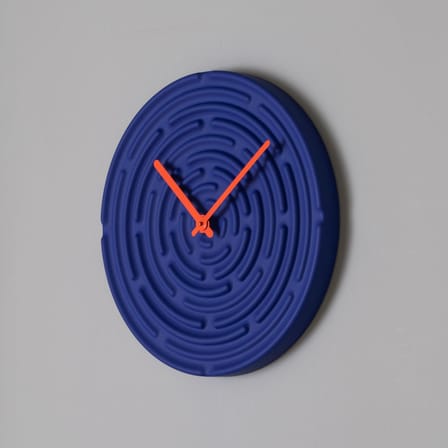 Wanduhr Minos keramik blau / Keramik - Ø 42 cm - raawii