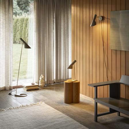 Lampe de table AJ Mini métal gris / H 43 cm - Orientable / Arne Jacobsen, 1957 - Louis Poulsen