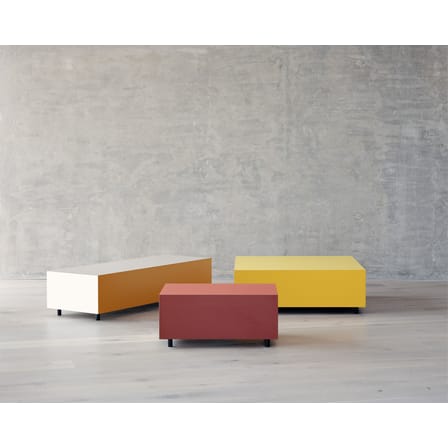 Table basse Bloc Small bois rouge / 1 tiroir - 64 x 45 cm- Modèle d'exposition - Established & Sons