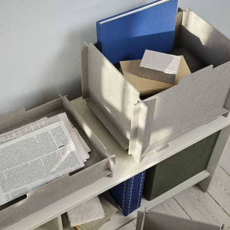 Plateau empilable Stacie bois gris / 44 x 34 x H 10 cm - MDF - BROSTE COPENHAGEN
