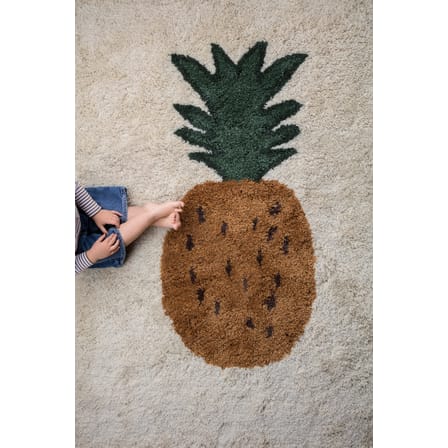 Tapis Fruiticana - Ananas  jaune vert beige / Large - Tissé main - Ferm Living